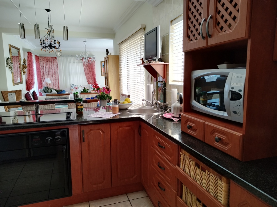 2 Bedroom Property for Sale in Reebok Western Cape